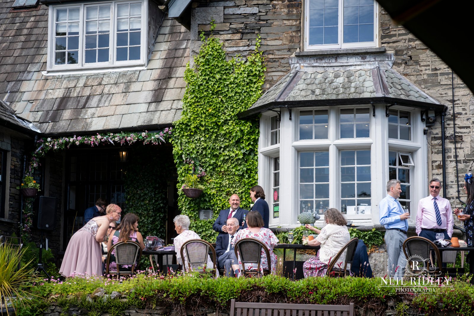 NRA00480 Broadoaks Country House Hotel patio