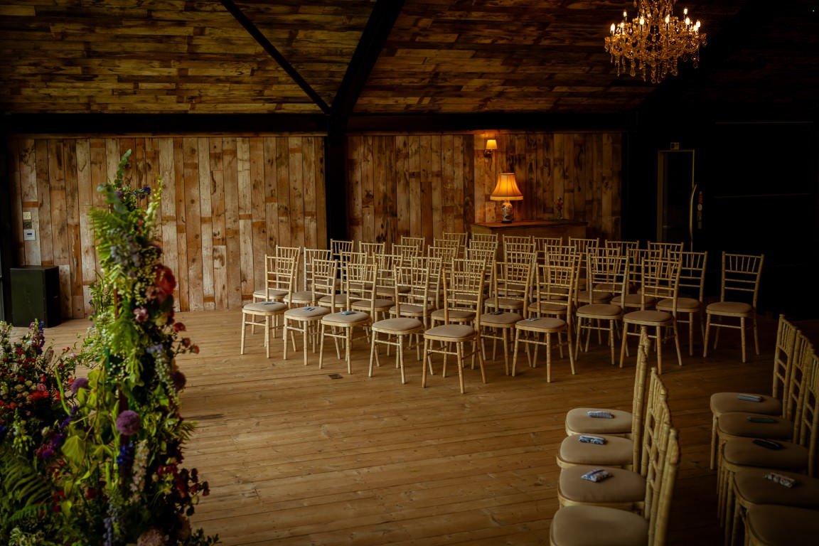 NRB03329 Hidden River Barn Photo and Video ceremony setup