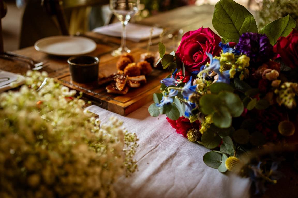 NRB04292 Hidden River Barn Photo and Video bouquet